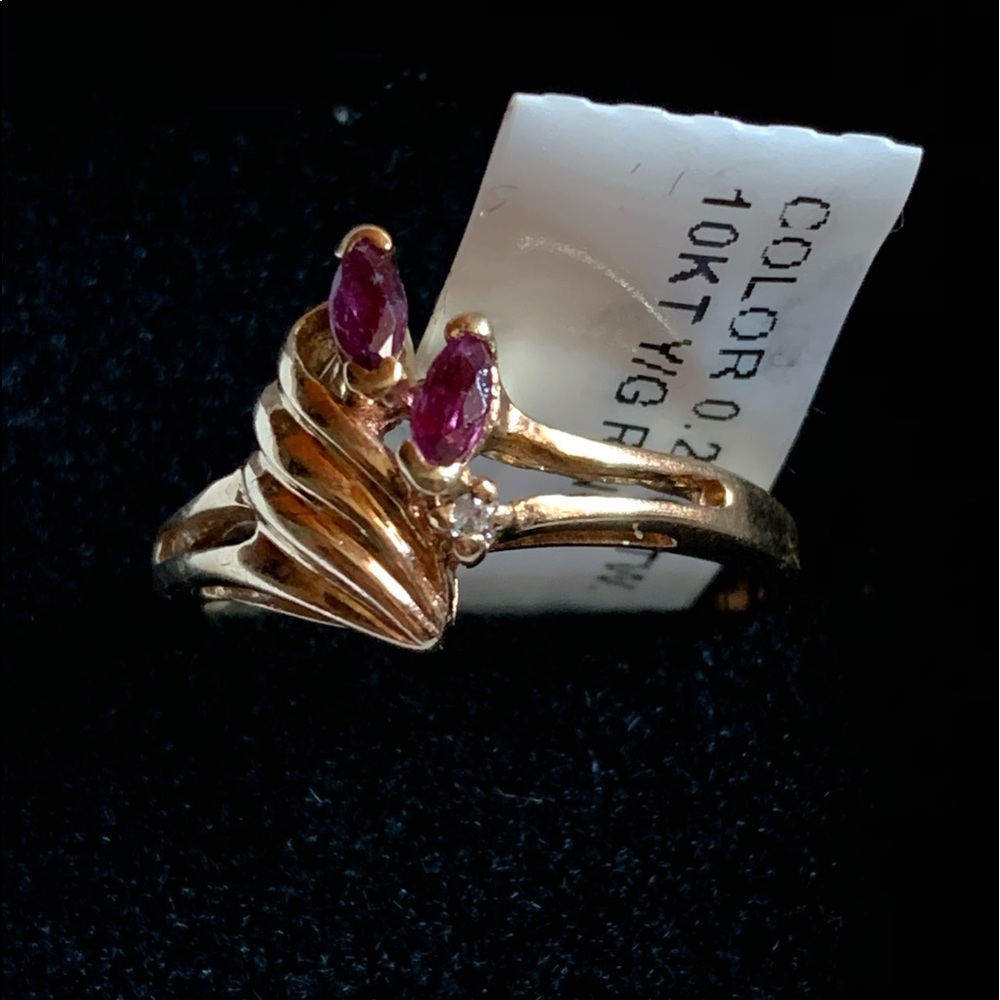 10K GOLD RUBY & DIAMOND ACCENT RING